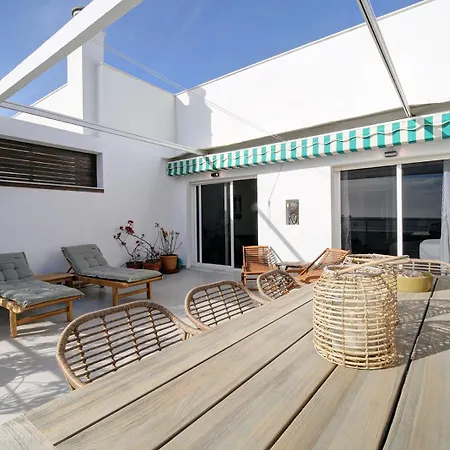 Jacaranda - Big Terrace & Swimming Pool Apartment